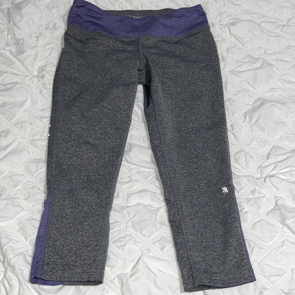 Gray Mid rise Capri leggings